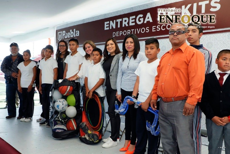 Foto: Cortesía  Gobierno del Estado y Comuna entregan kits deportivos a 27 a escuelas de nivel básico