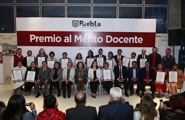 Foto: Especial Tras escándalo de plagio, en evento privado Rivera Vivanco entrega Premios al Mérito Docente