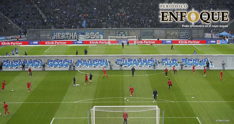 Foto: Cortesía  Recrean la caída del Muro de Berlín en juego de la Bundesliga (VIDEO)
