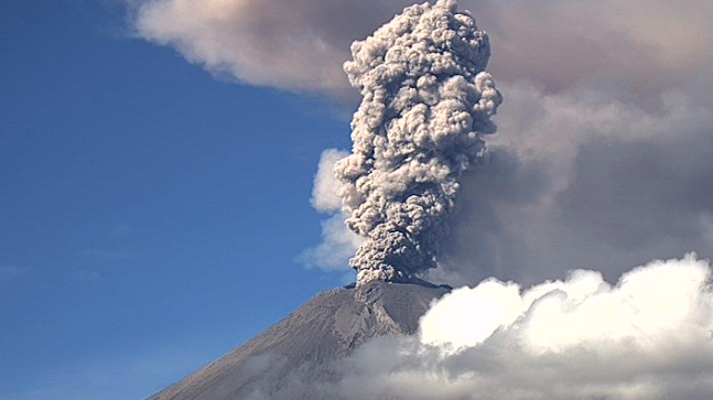 Foto: Cortesía  Volcán Popocatépetl 'despierta' con dos explosiones y lanza columnas de 2 km de altura