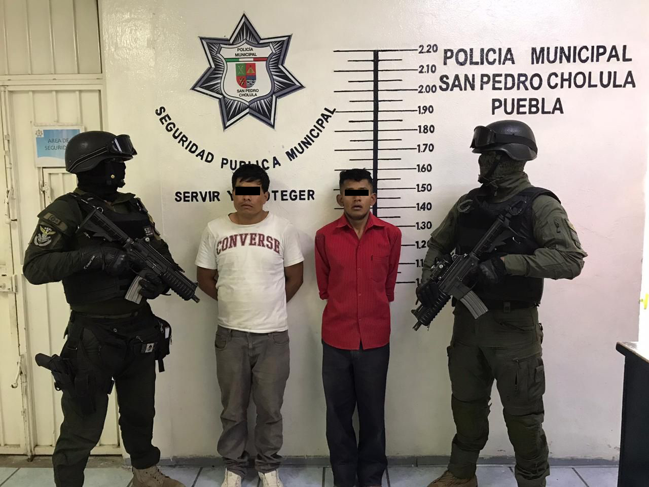 2 Detecta grupo táctico de San Pedro Cholula auto robado hay 2 detenidos