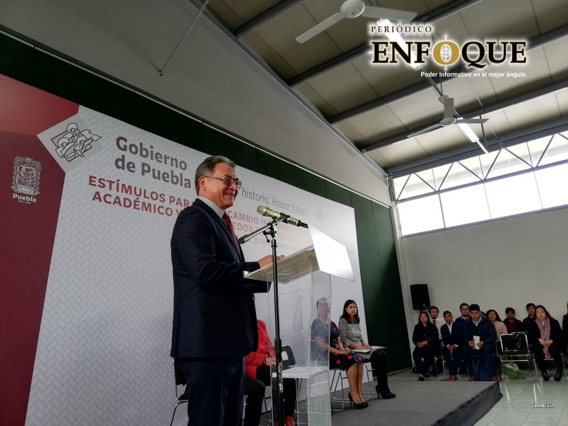 Foto: Cortesía  Darío Carmona solicitó licencia sin goce de sueldo; próximo año debe de presentarse a dar clases: SEP