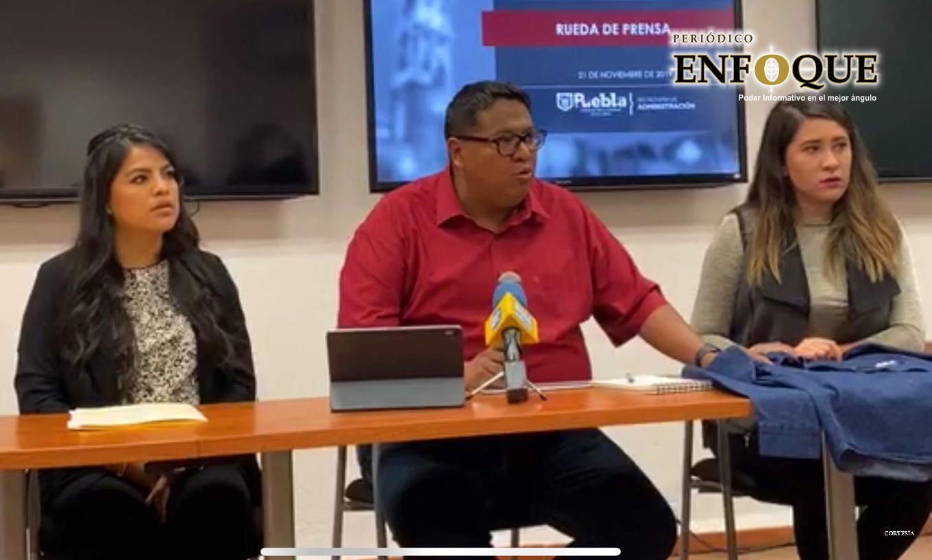 Foto: Cortesía  Comuna justifica entrega de uniformes reciclados con logos de administración de Luis Banck (Video)