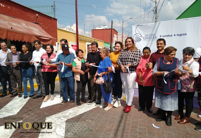 Foto: Omar Sánchez Entrega Luis Alberto Arriaga Lila rehabilitación de calle 5 Norte de San Pedro Cholula