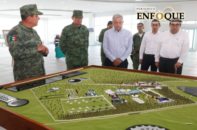 AMLO y Barbos Huerta realizan recorrido de supervisión de la industria militar en Oriental