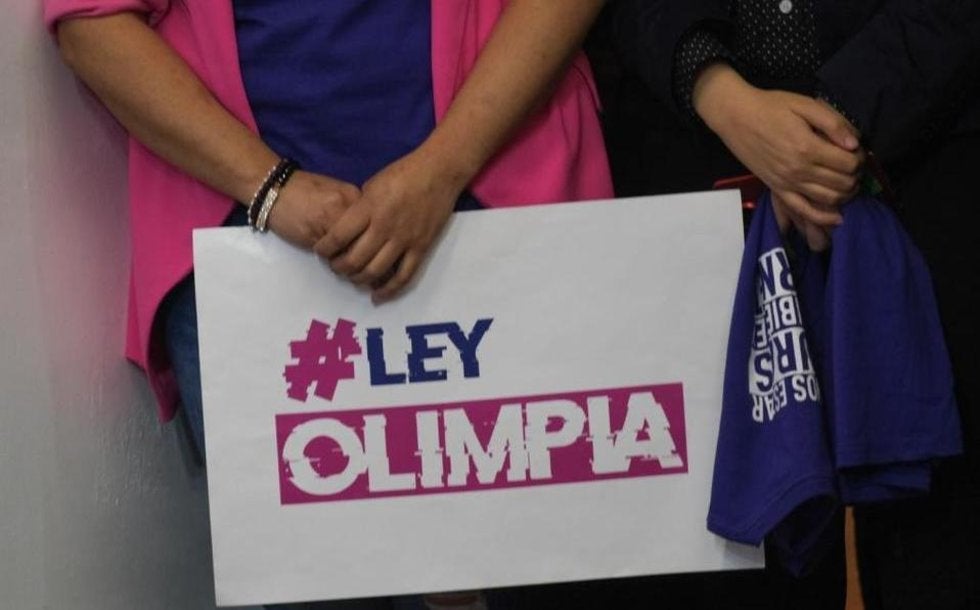 Activistas protestan en Congreso de CdMx; piden aprobar Ley Olimpia