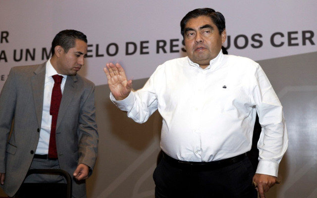 Al menos 12 notarías morenovallistas ya entregaron su patente