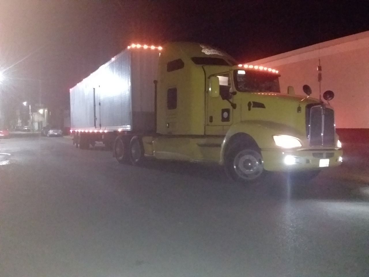 Foto: Cortesía Recupera policía de San Pedro Cholula tractocamión robado; hay un detenido