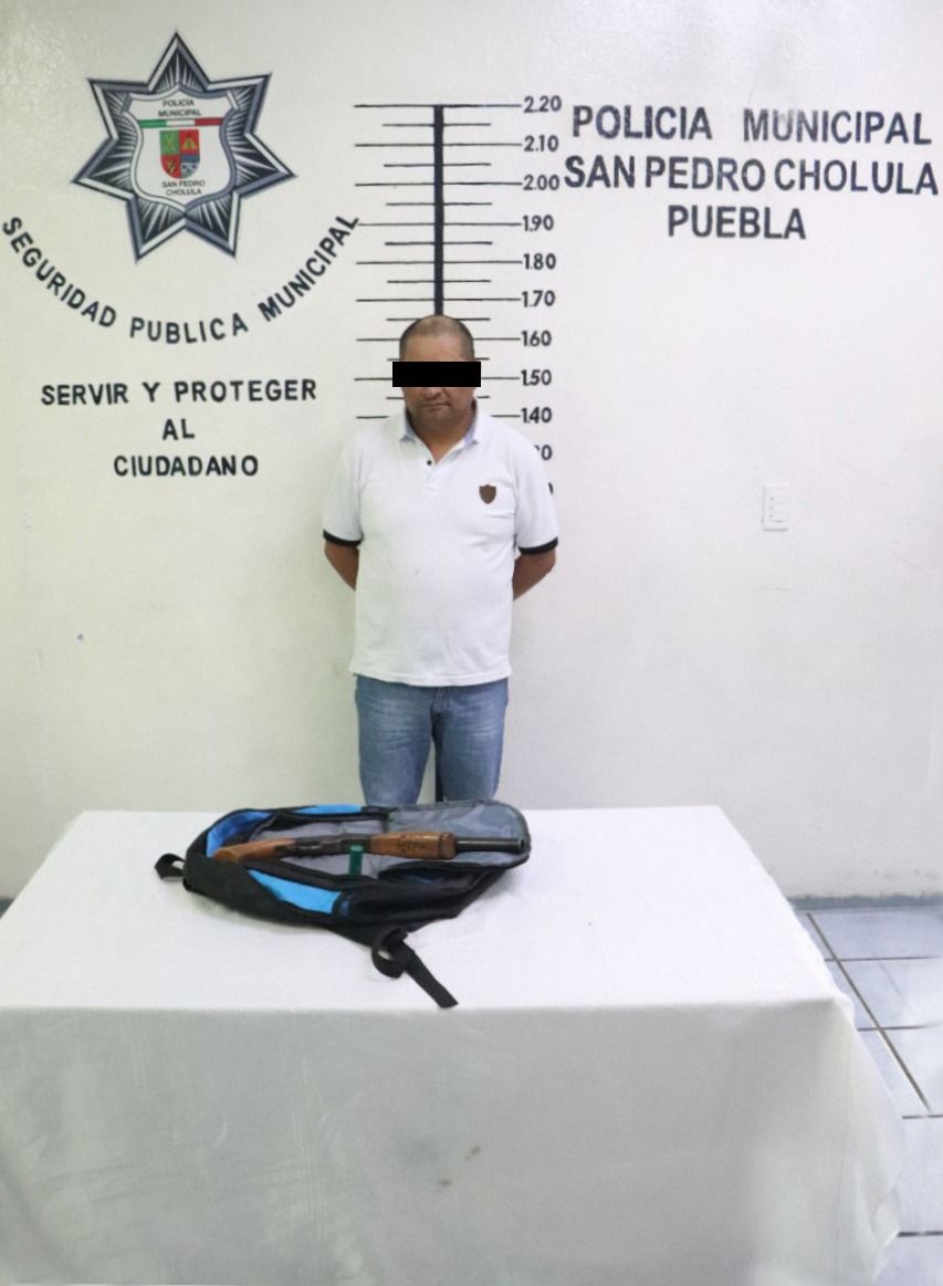 Foto: Cortesía Detiene policía de San Pedro Cholula a hombre por portación de arma de fuego sin licencia