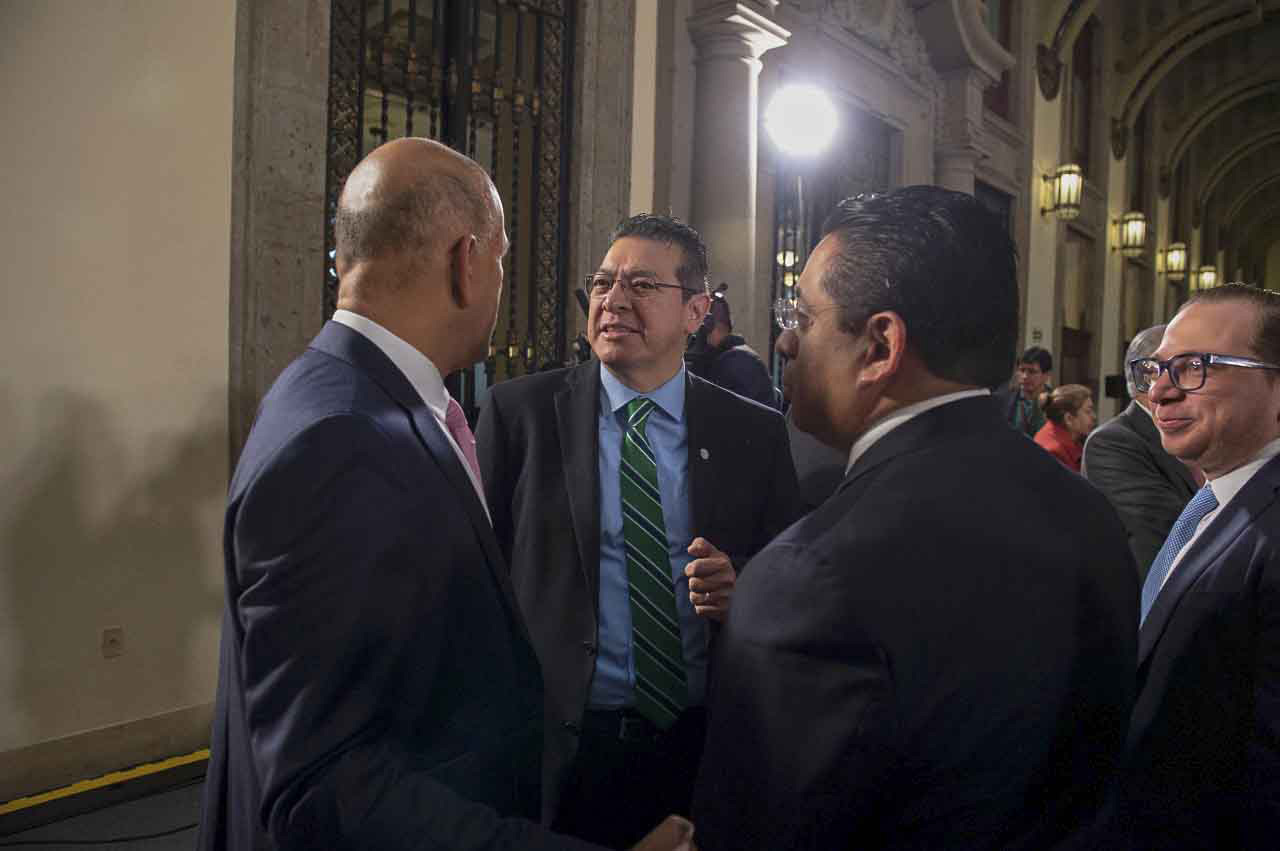 Foto: Cortesía Marco Mena asiste a instalación del Instituto de Salud para El Bienestar