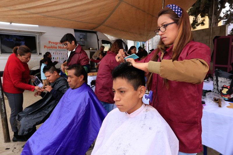 Foto: Cortesía Beneficia SEDIF a más personas con "Jornada de Servicios" en ciudad de Puebla
