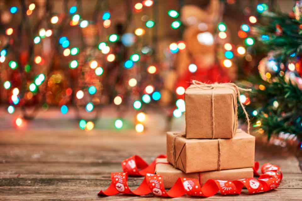 Mexicanos gastaron hasta 7 mil pesos en regalos navideños y cena: sondeo