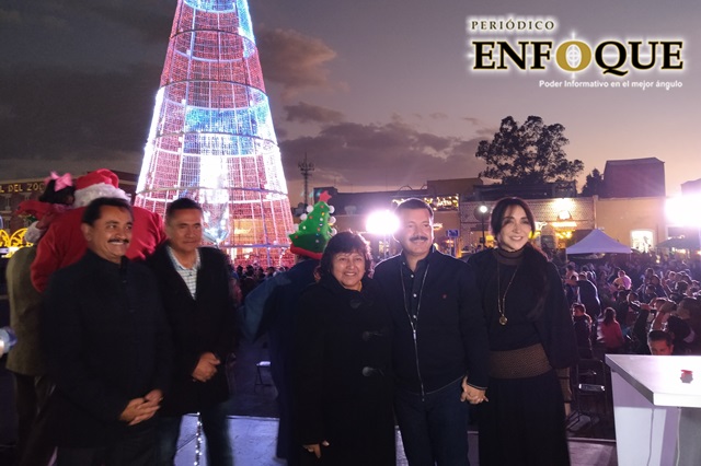 En encendido del Árbol de Navidad, Arriaga llama a trabajar en unidad en Cholula 	