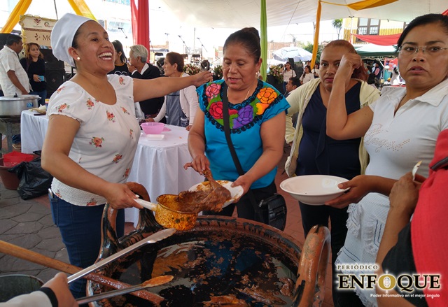 Realizan la Quinta Feria del Mole y Pipián en Cuautlancingo 