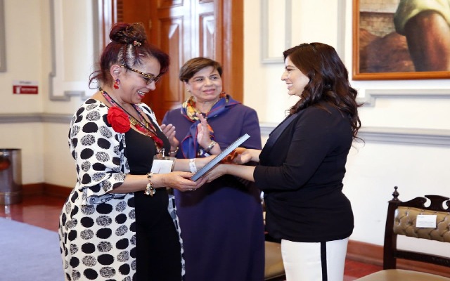 Ayuntamiento reconoce a mujeres en el ámbito jurídico